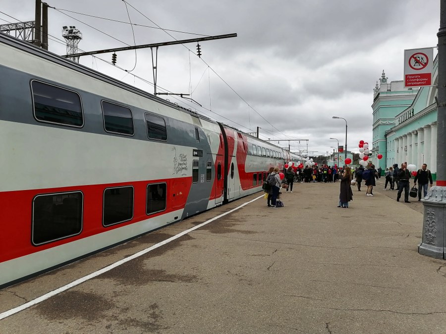 Поезд 744 Москва Смоленск двухэтажный