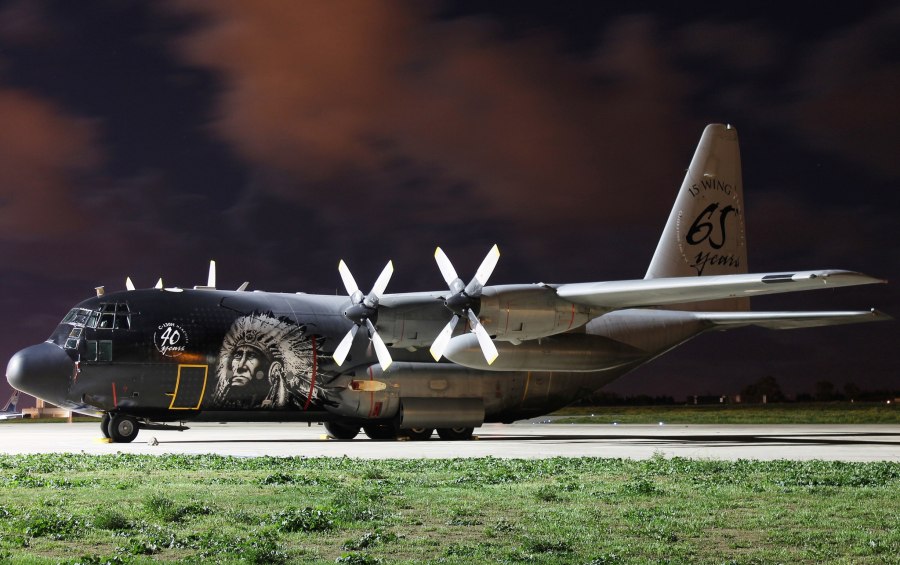 C130 Hercules вместимость