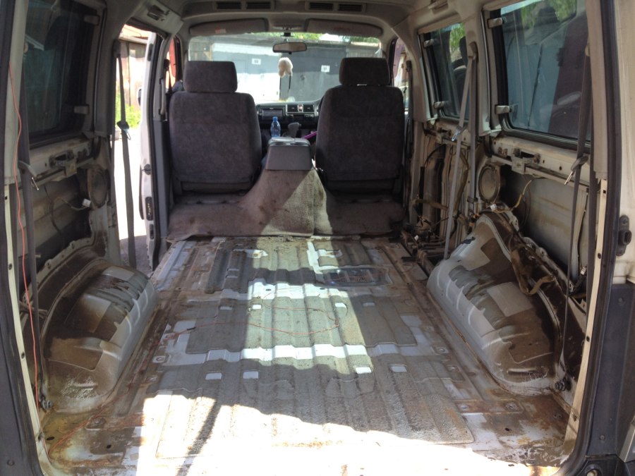 Mazda Bongo Friendee 2002 салон