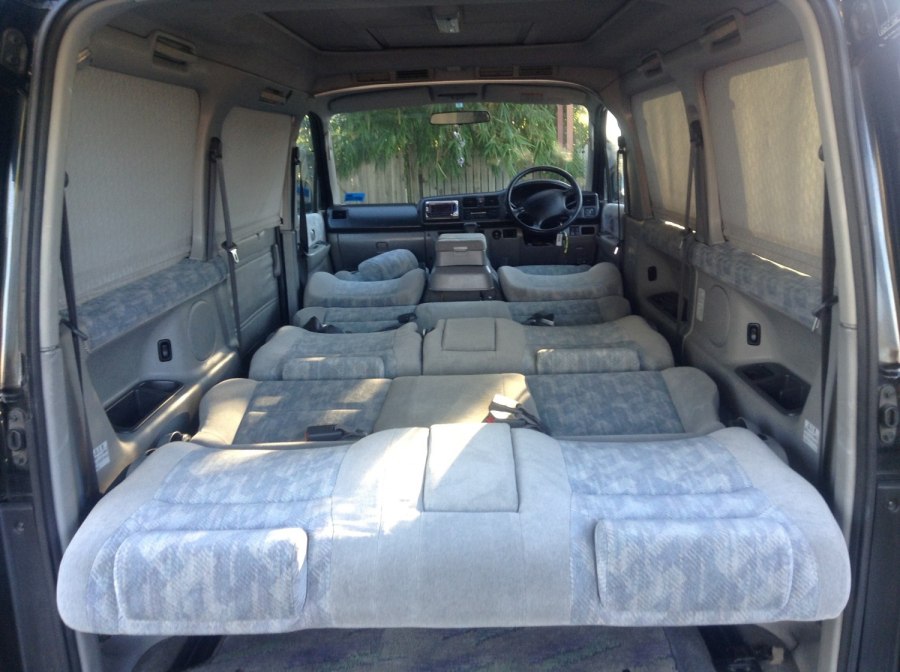 Mazda Bongo Friendee салон