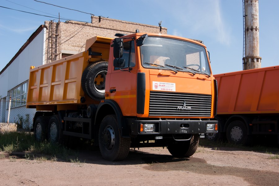 Самосвал МАЗ-551626-580-050