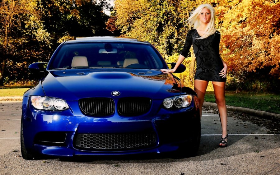 Девушка синий BMW
