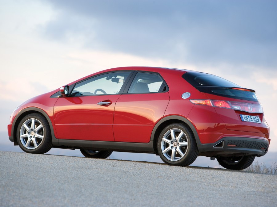 Honda Civic 8 хэтчбек