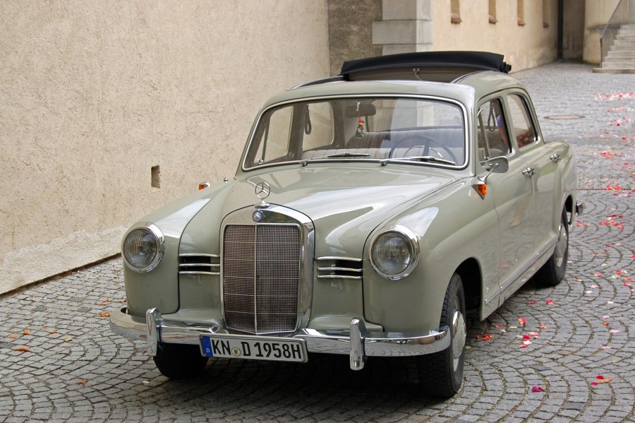 Мерседес-Бенц w 120