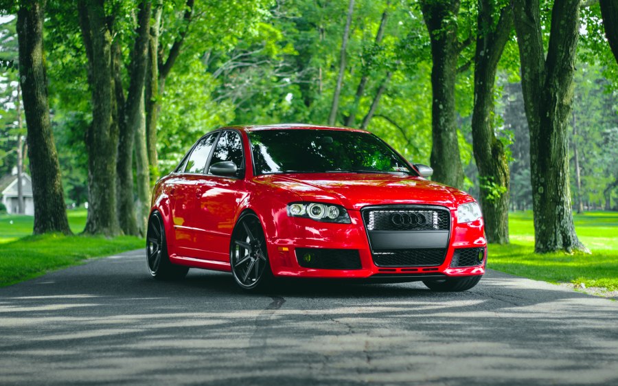 Audi rs4 Red