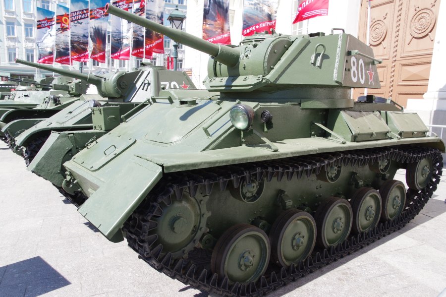 Советский танк т-80