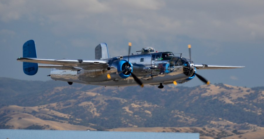 Б 25 3. H25b самолет. B-25h. B-25 Mitchell на поплавках. Американский б 25 д.