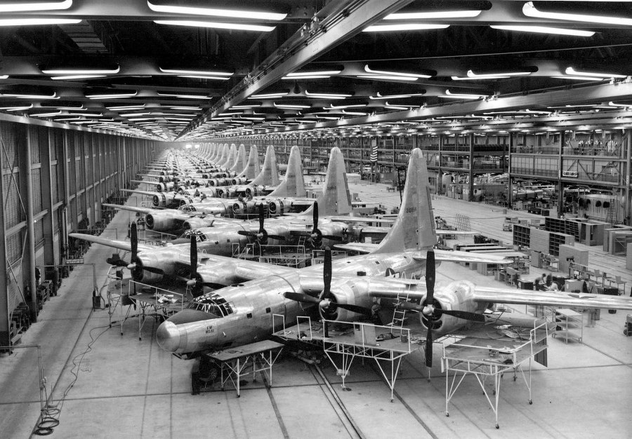 Boeing b-29 Superfortress на заводе