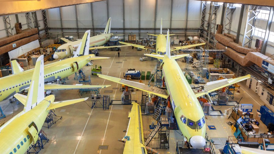 Завод Superjet 100