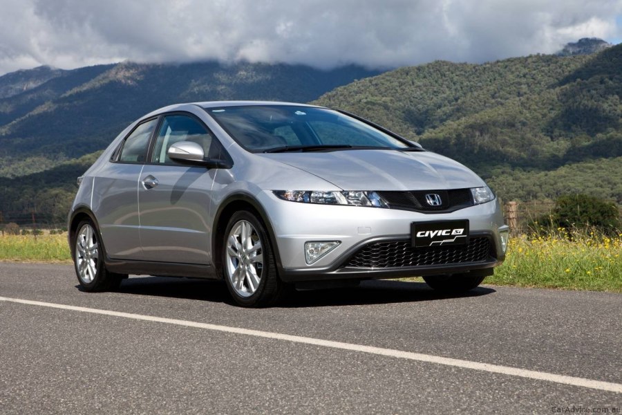 Honda Civic 2011 хэтчбек