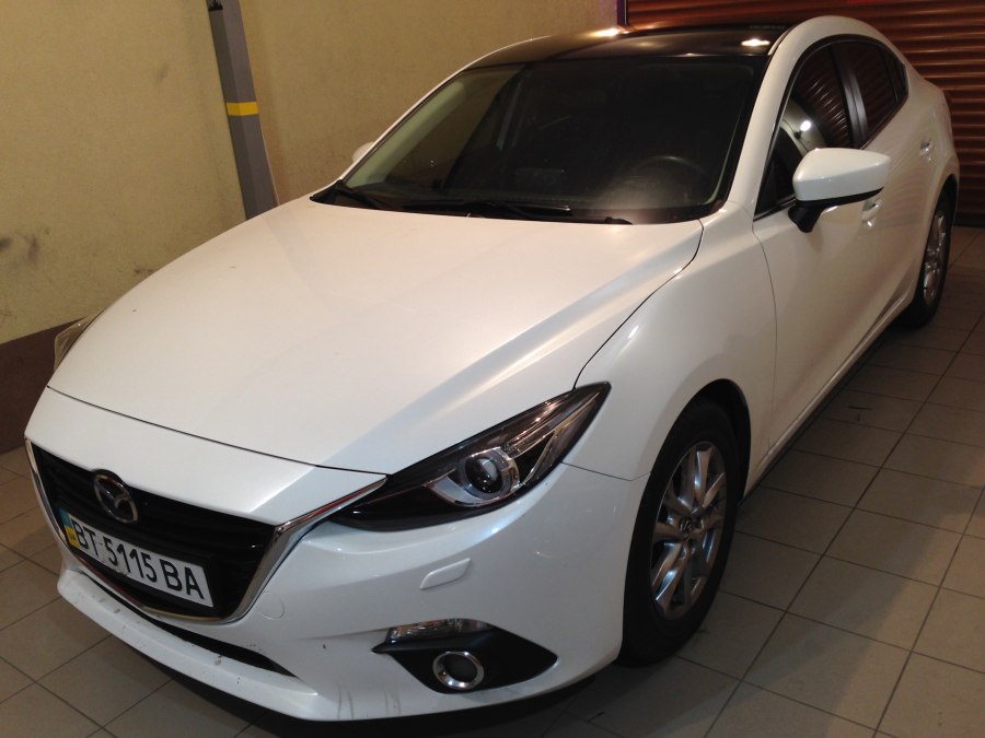 Mazda 3 White Pearl