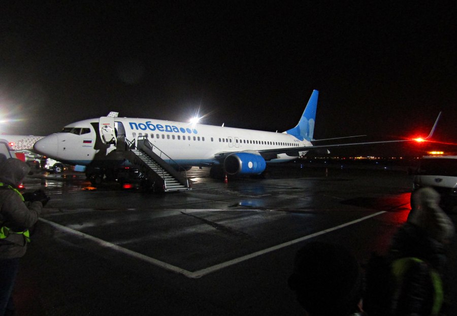 Взлет самолета победа