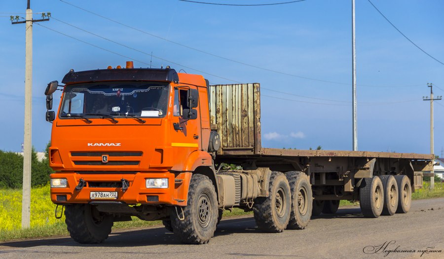 КАМАЗ 53215 зеленый