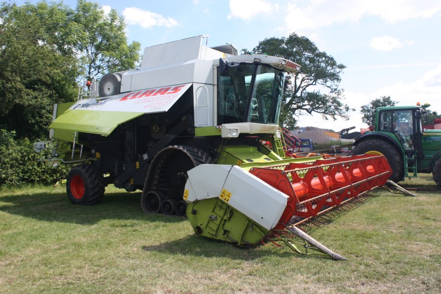 Зерноуборочный комбайн class lexion460