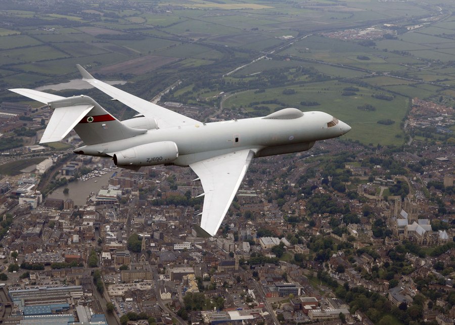 RC-135w самолет разведчик может ли с Польши увидеть границу РФ