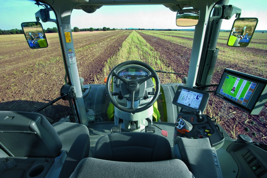 CLAAS Axion 940 кабина