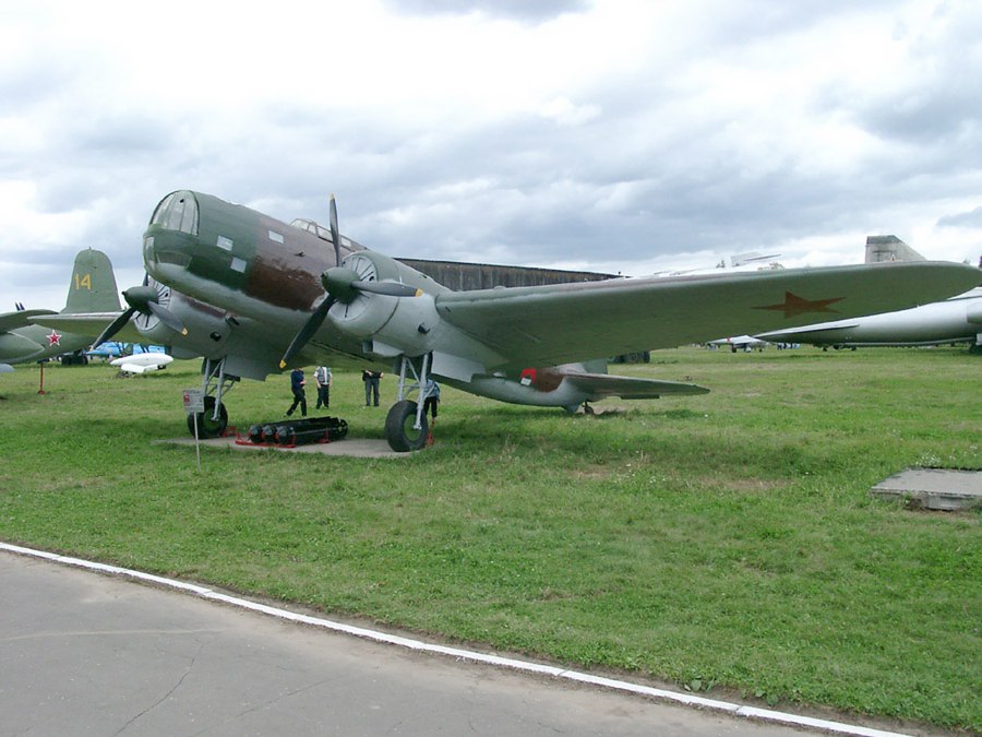 Самолет торпедоносец ил-4т