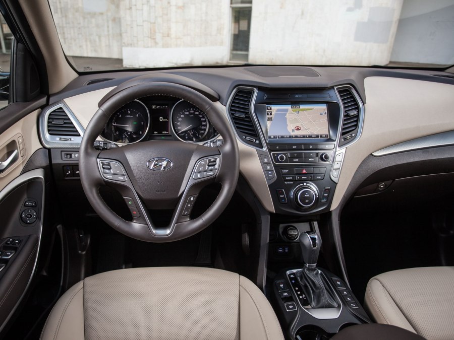 Hyundai Grand Santa Fe 2017 салон