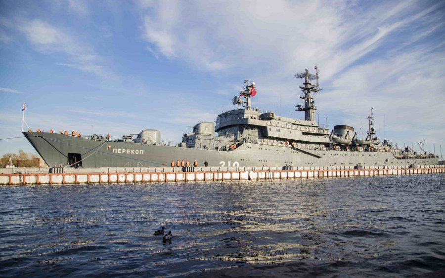 Военный корабль Перекоп 310 в Питере