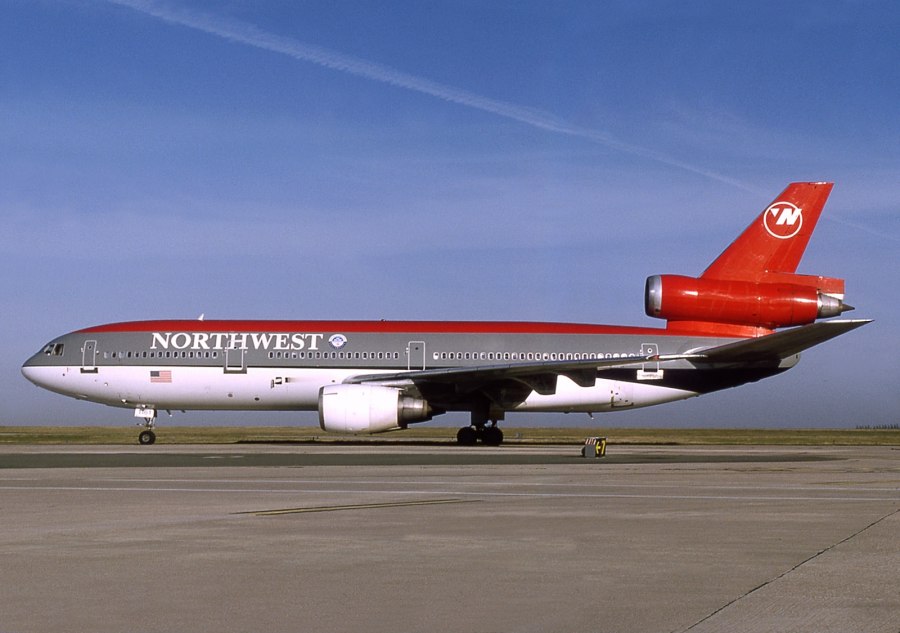 MCDONNELL Douglas DC-10