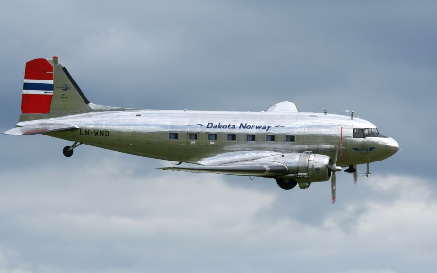 Дуглас DC-3 «Дакота