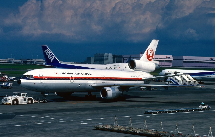 MCDONNELL Douglas DC-10