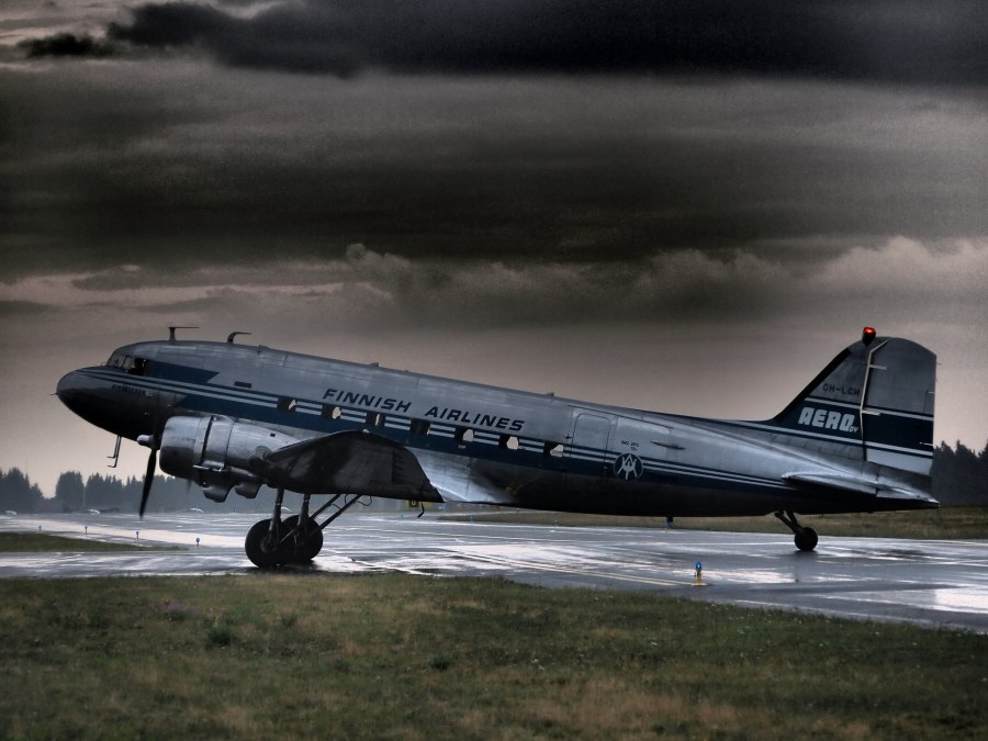 Douglas DC-3