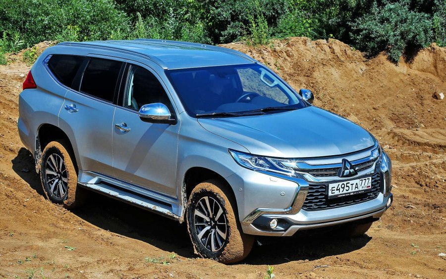 Mitsubishi Pajero Sport 2020