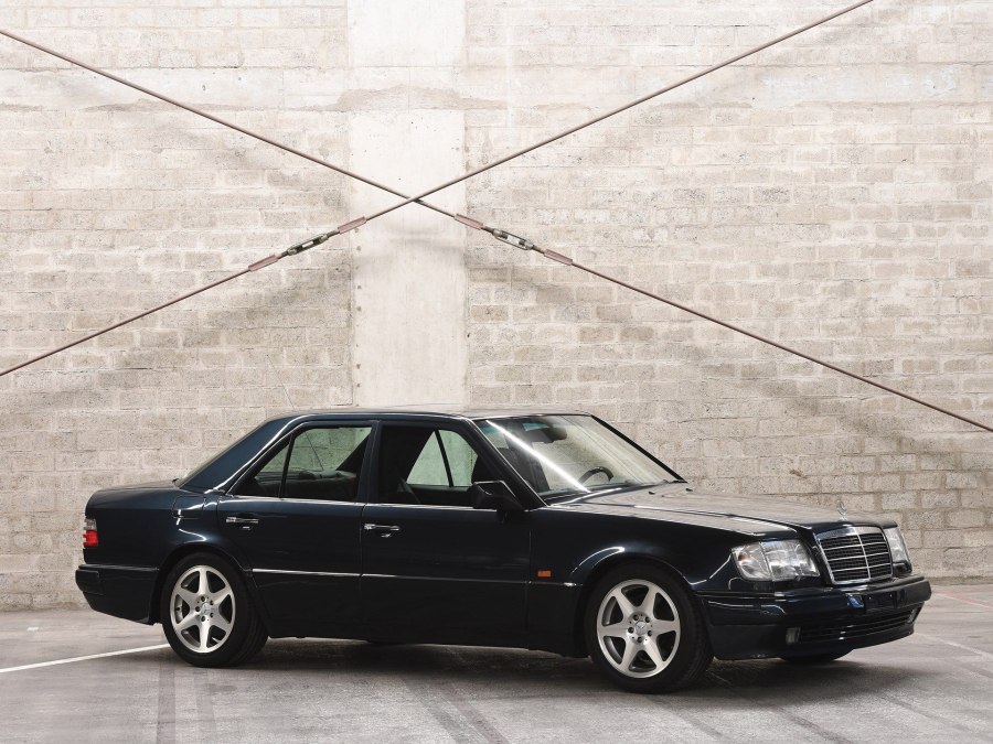 Мерседес 124 е500 волчок - фото и картинки на рабочий стол