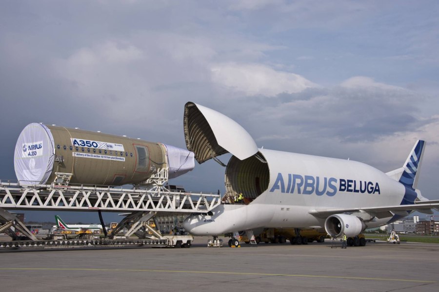 Грузовой самолет Airbus Beluga XL
