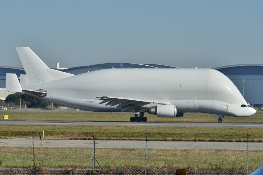 Самолет Белуга и АН 124