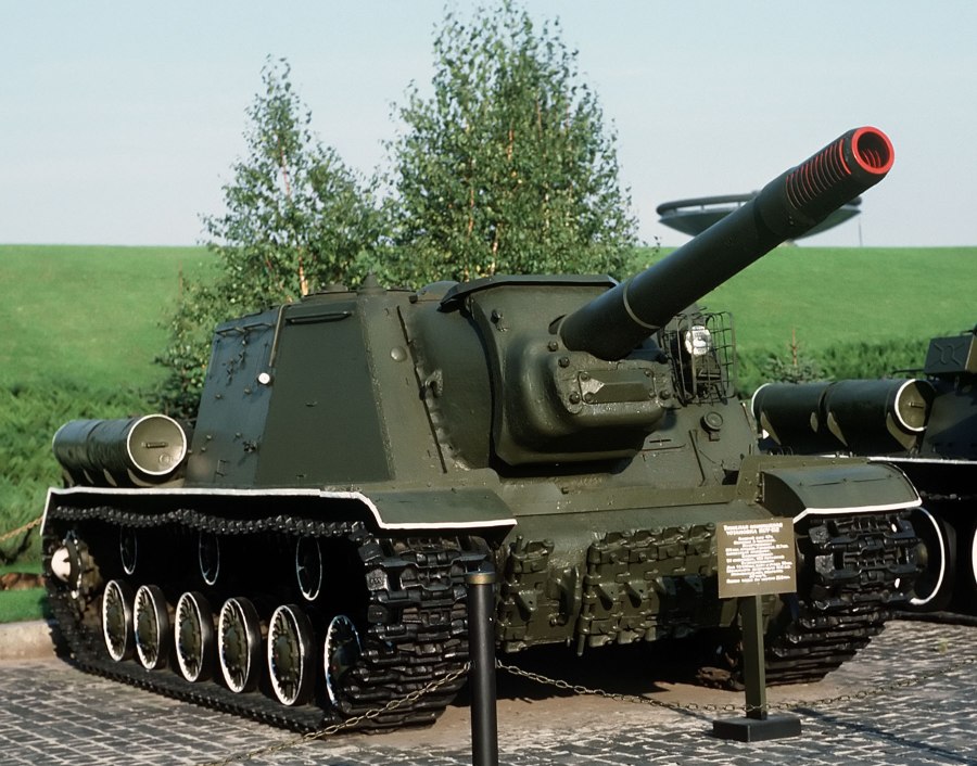 ИСУ-152 В Берлине