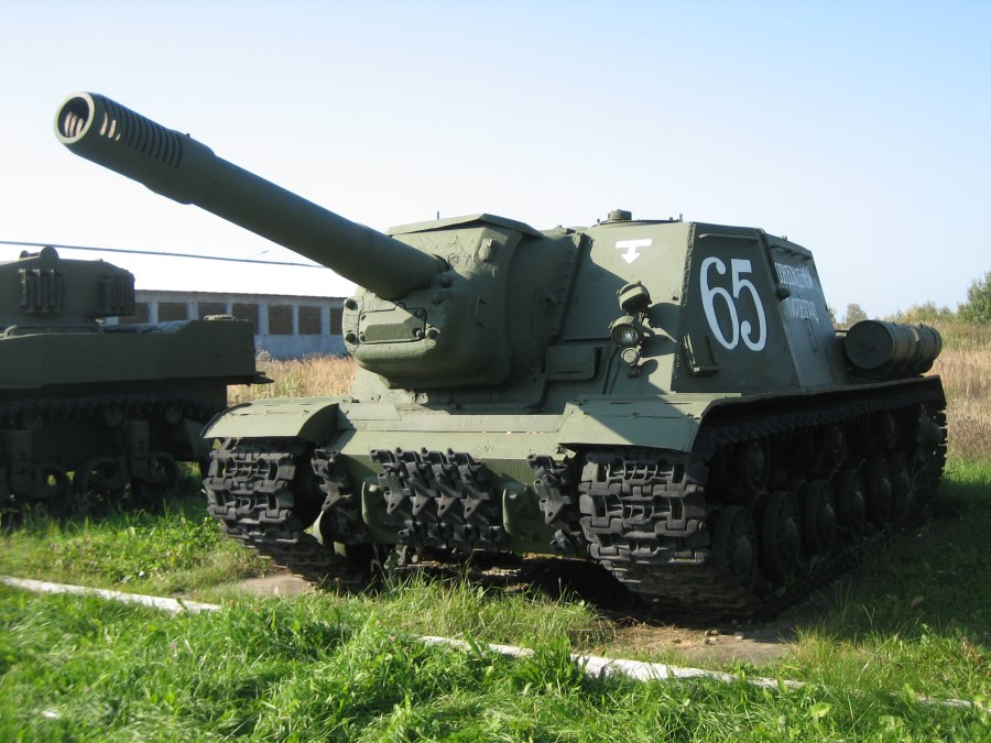 Внутри танка Су 152