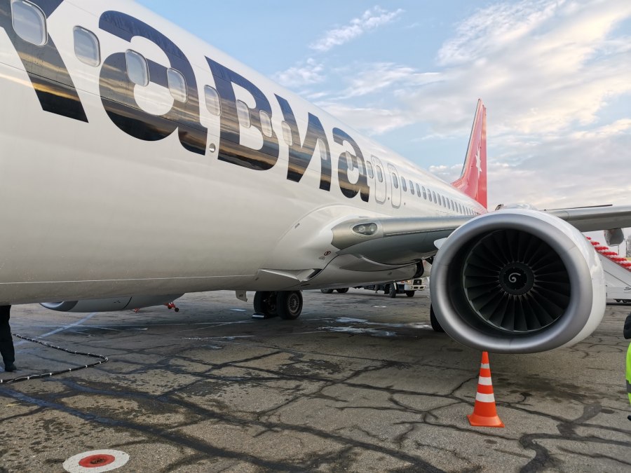 Боинг 737 в Толмачево