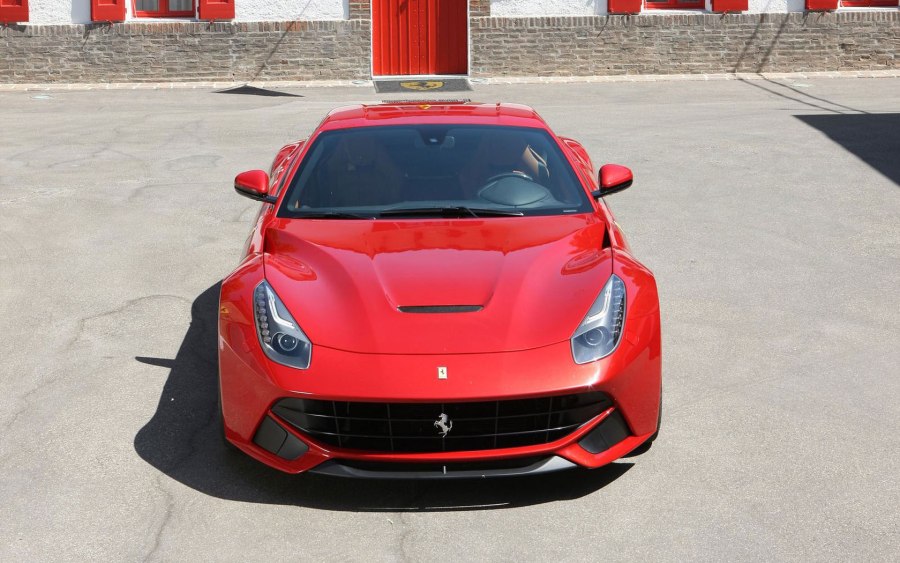 Феррари f12 Berlinetta