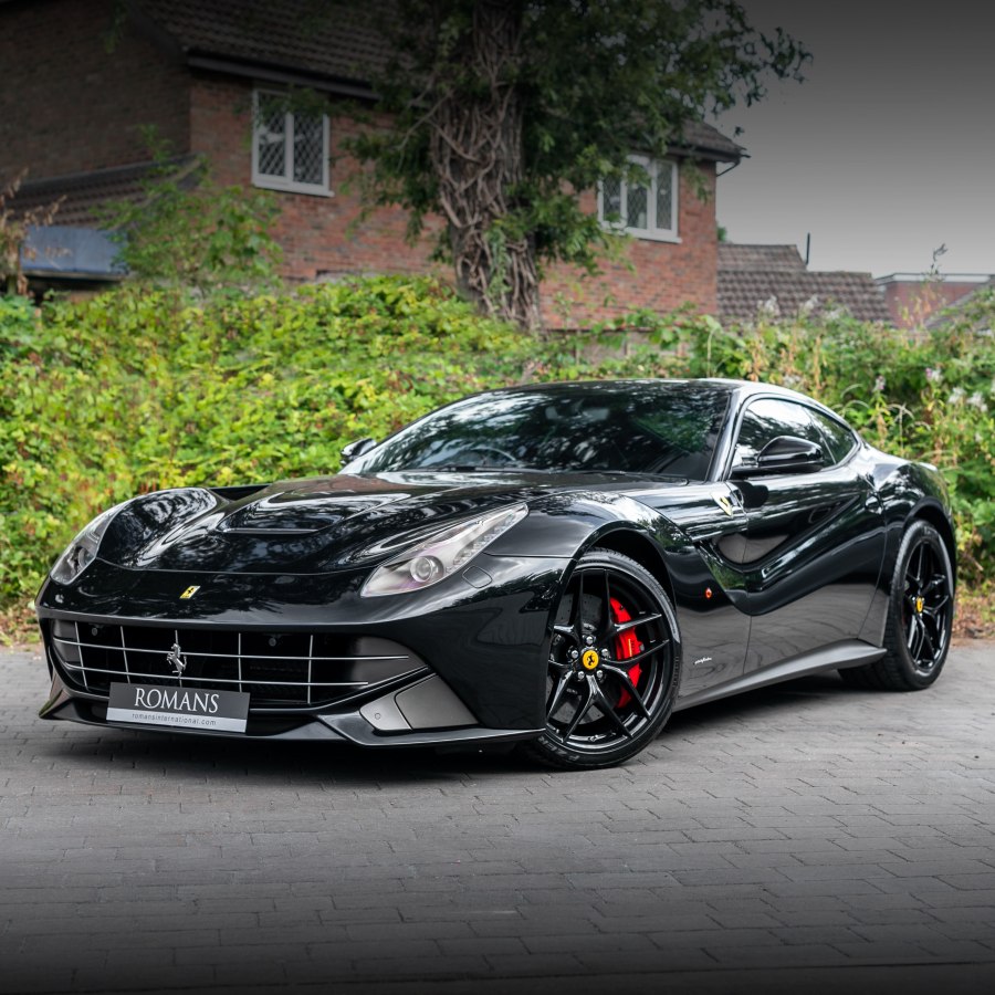 Ferrari f12 Berlinetta серая