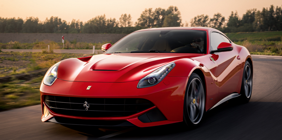 Ferrari f12 Berlinetta спереди