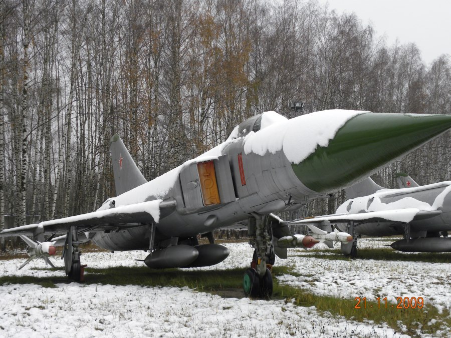 Су 15. Су-15 перехватчик. Самолет Су-15тм в Монино. Памятники Су-15 перехватчик в поселке Сокол. Су-15 Макс 2017.