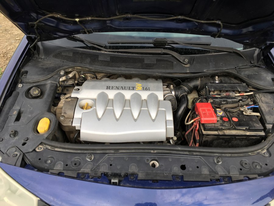 Уплотнитель капота Renault Megane 2