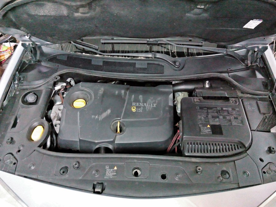 Renault Megane 2008 под капотом