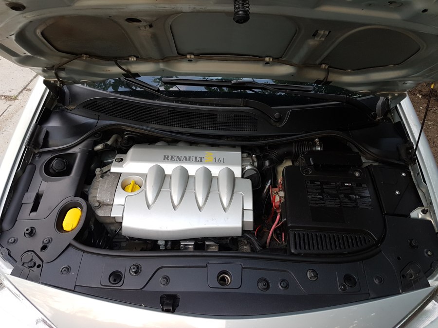 Renault Megane 2 под капотом