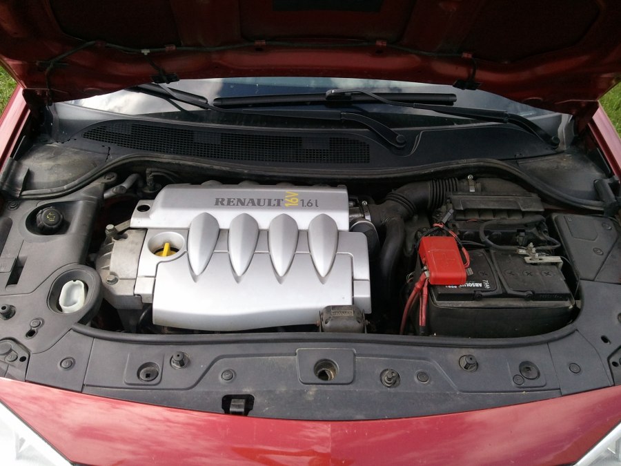 Renault Megane 2 под капотом