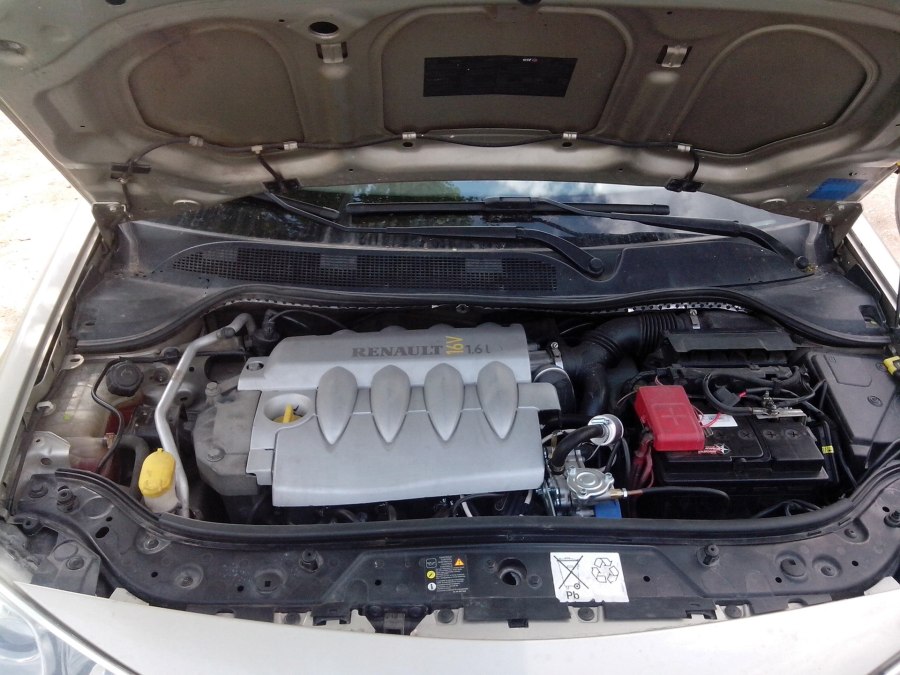 Renault Megane 2 под капотом