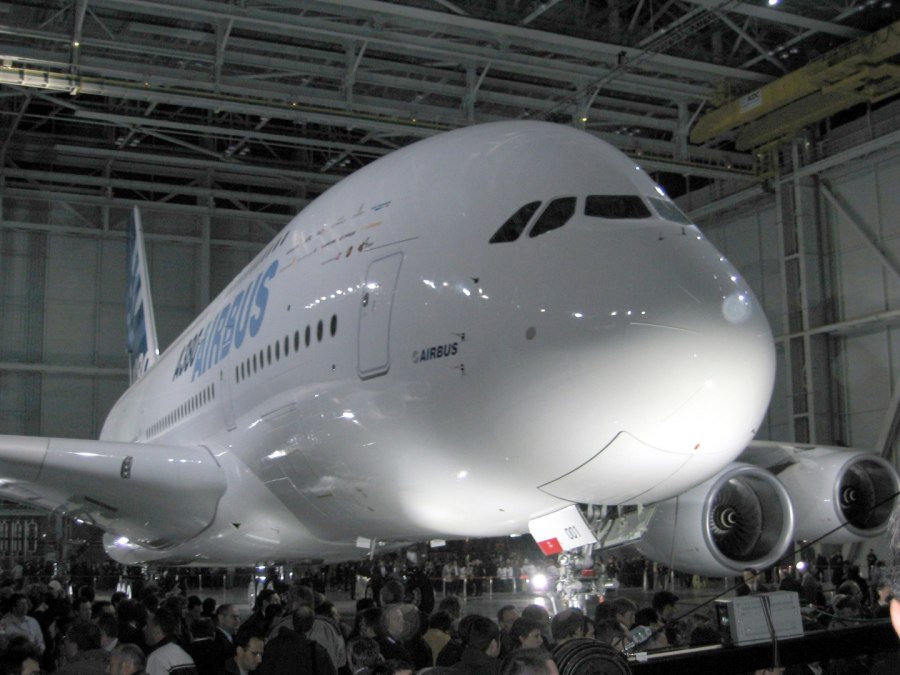 Airbus a380 самый большой пассажирский