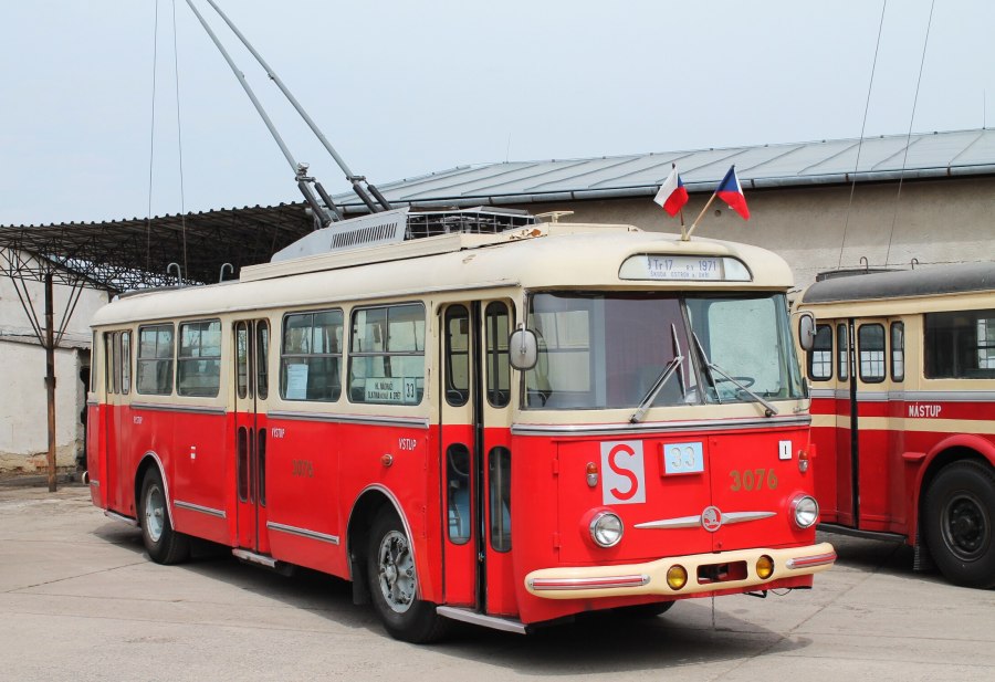 Skoda 9tr