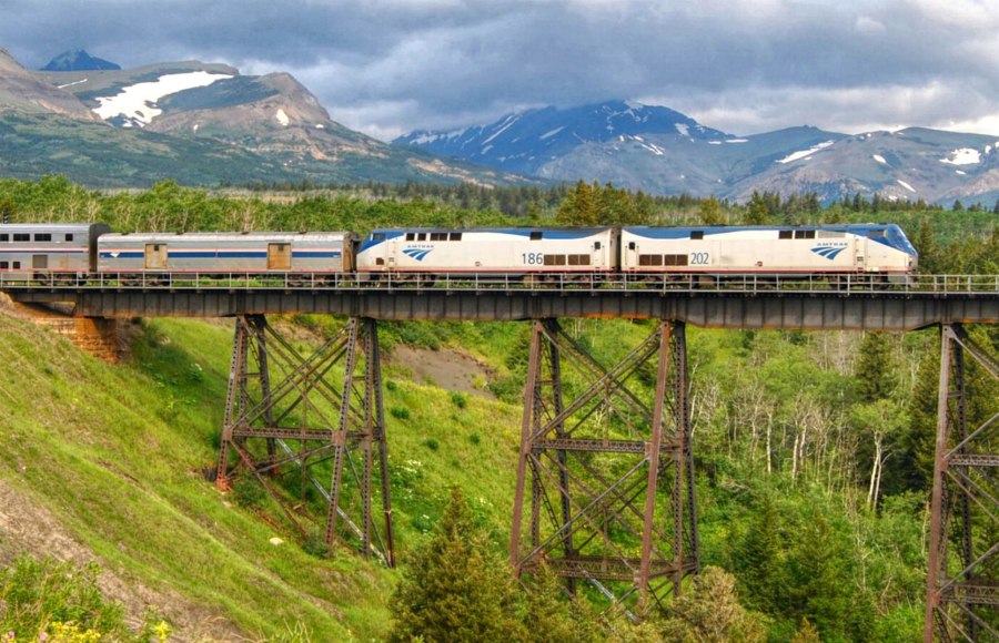 Поезда Amtrak в США