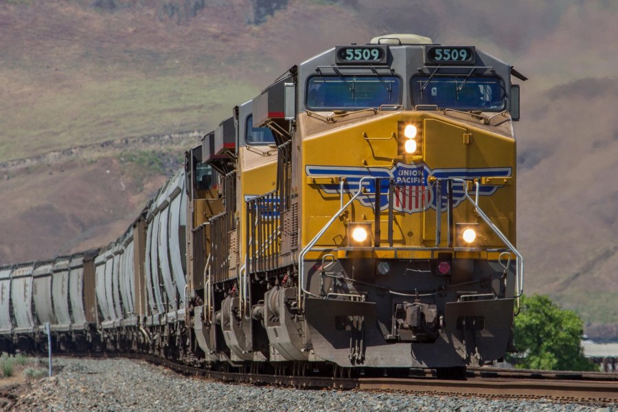 Speed Train Amtrak