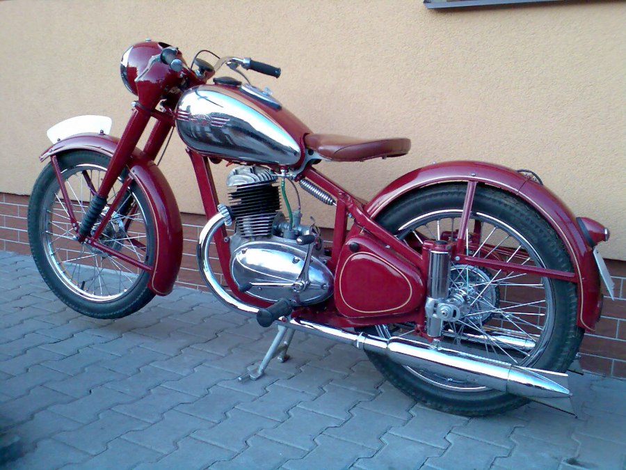 Ява 250 белая