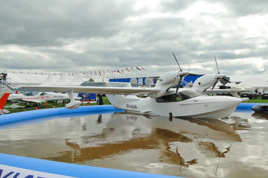 Самолёт-амфибия ла-8