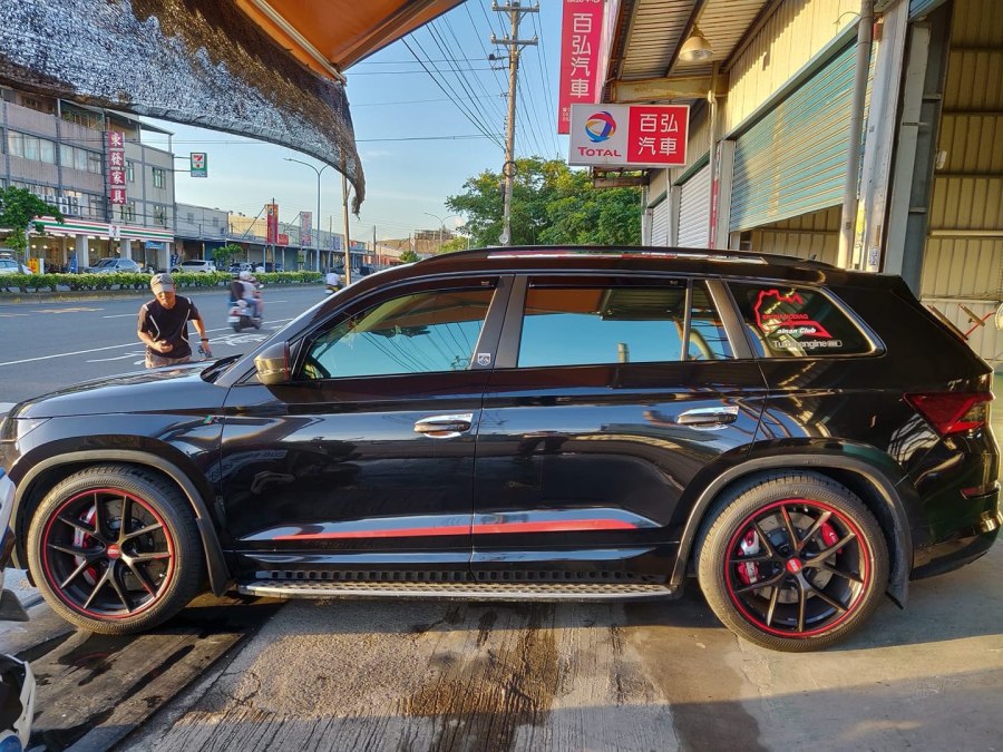 Шкода Кодиак r20 Vossen